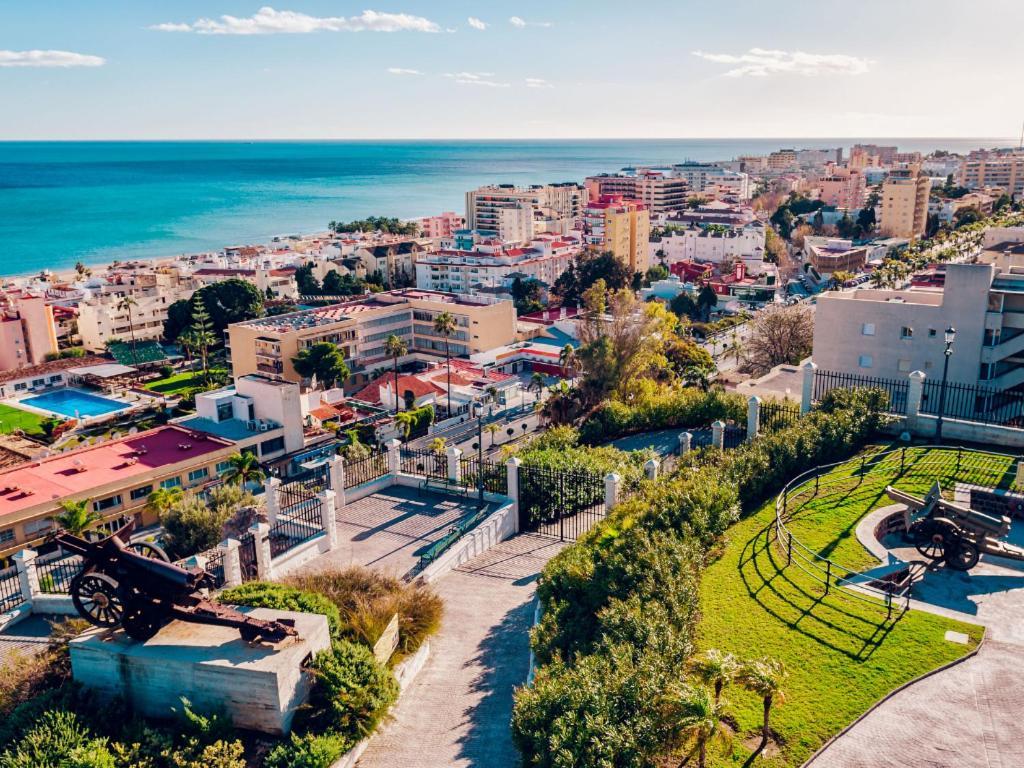 Torremolinos Suite Exterior photo
